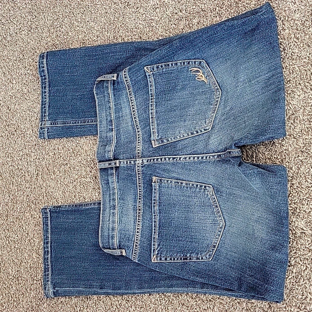 Women's Express Bell Crop High Rise - Picture 8 of 10
